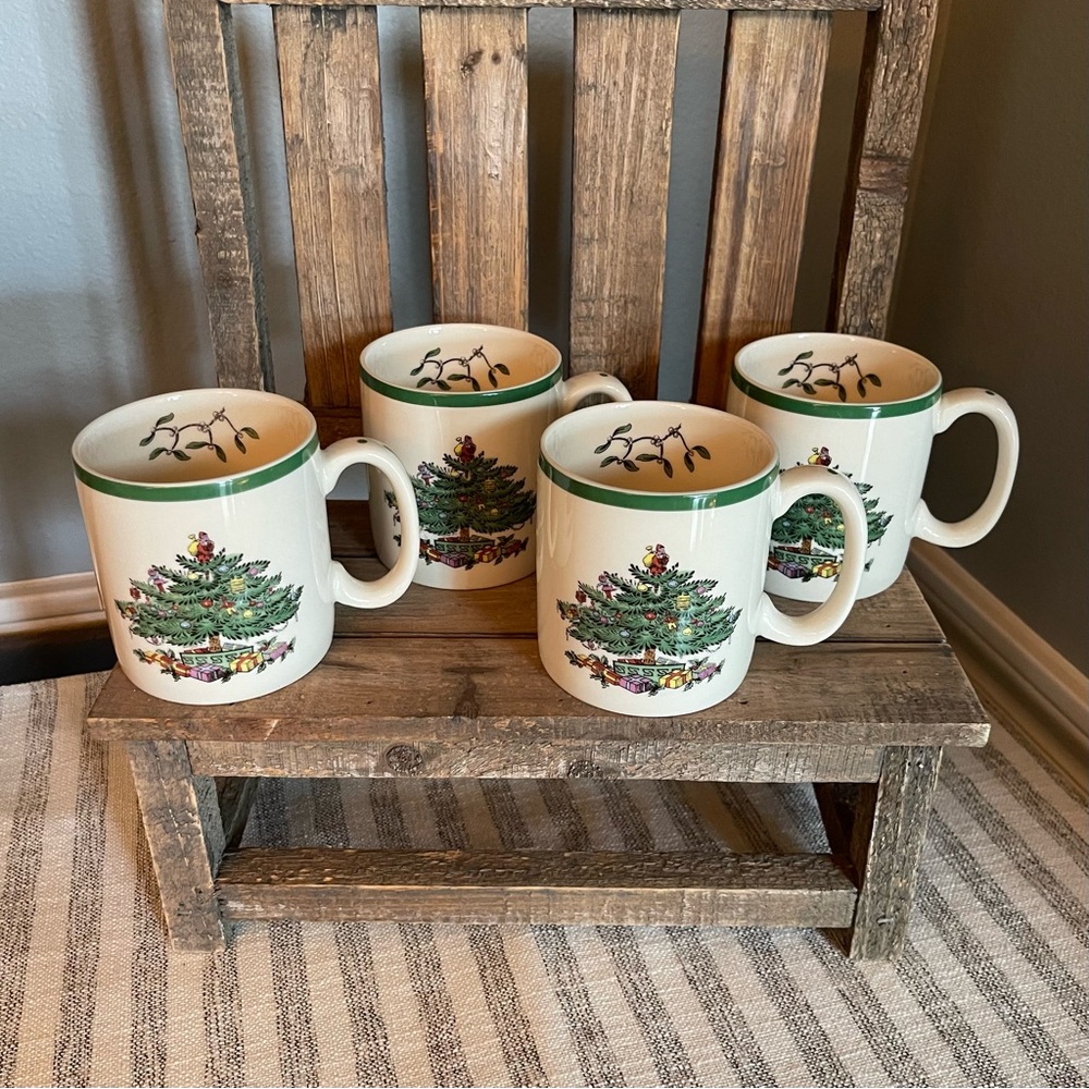 NEW - Spode - Christmas Coffee Mugs - Set of 4 - with Santa & Christmas Tree
